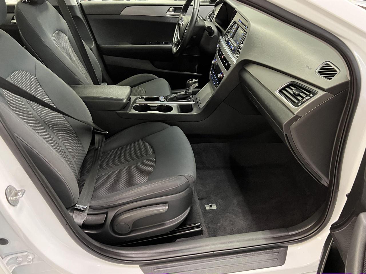 2016 Hyundai Sonata GLS+Roof+Camera+Blind Spot+Heated Seats & Steering Photo21