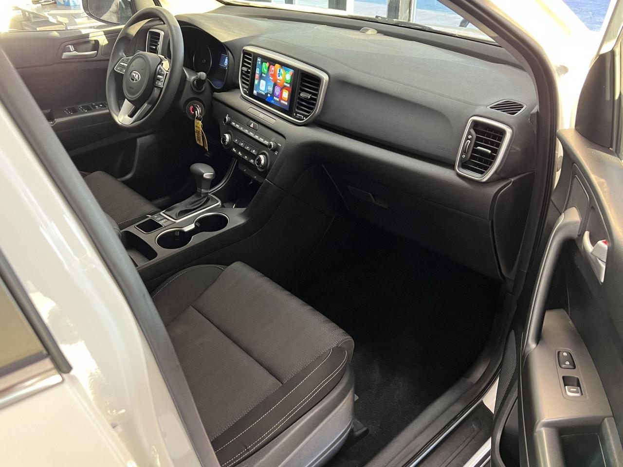 2020 Kia Sportage LX AWD+New Tires+ApplePlay+LaneKeep+CELAN CARFAX Photo18