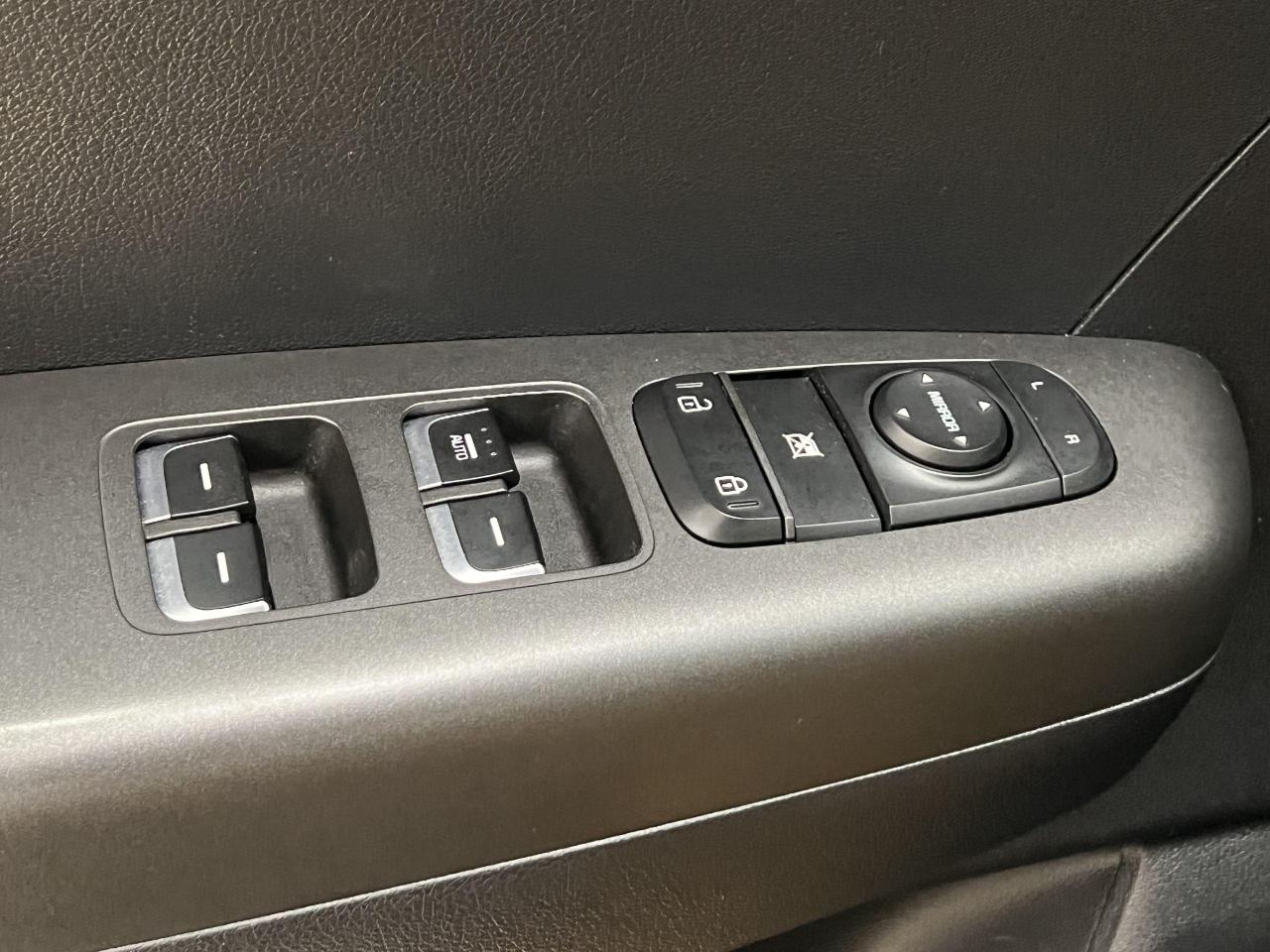 2020 Kia Sportage LX AWD+New Tires+ApplePlay+LaneKeep+CELAN CARFAX - Photo #43