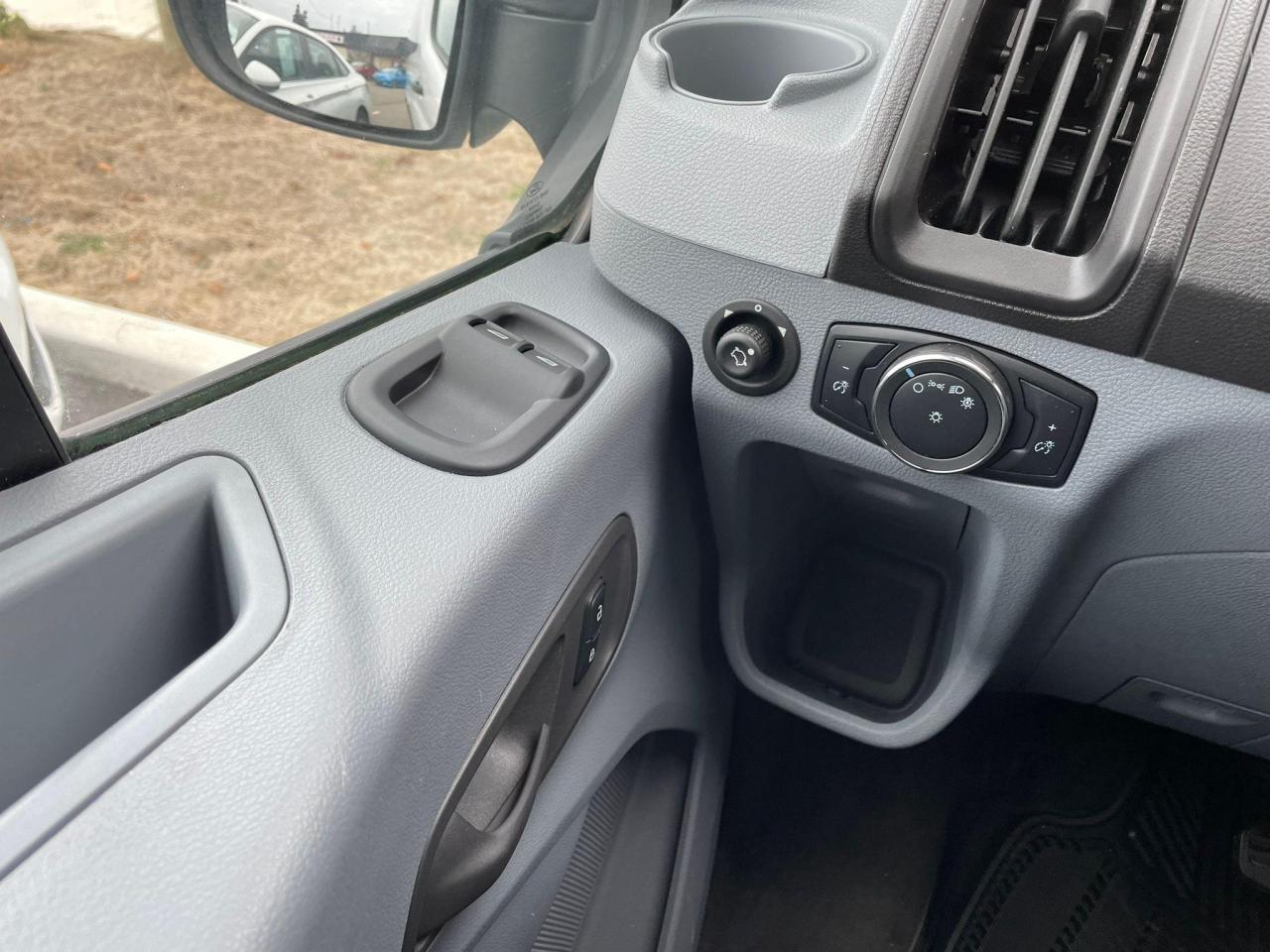 2019 Ford Transit T-350 148" Low Roof XLT  LOW KM 19696KM PASSENGER Photo4