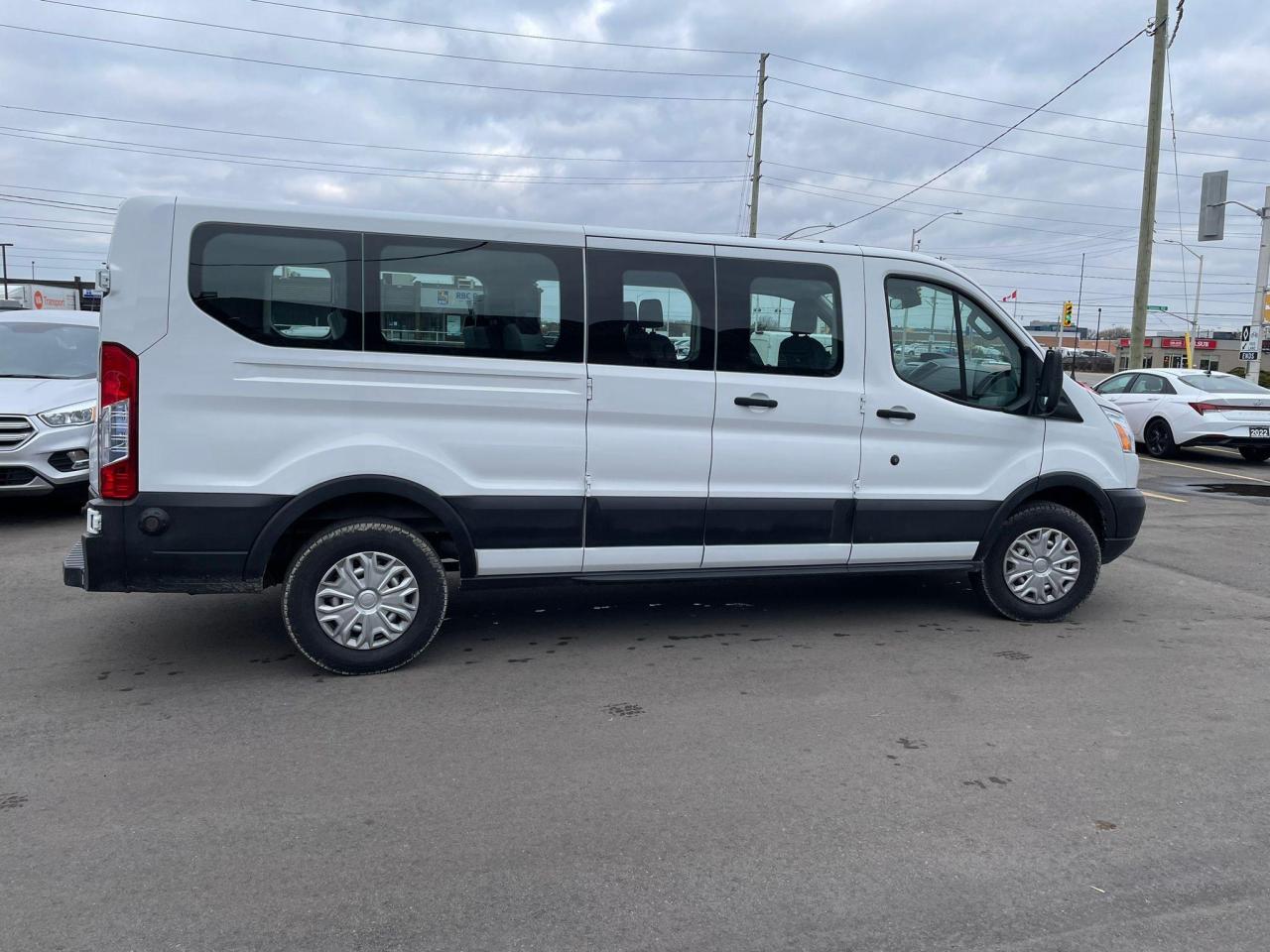 2019 Ford Transit T-350 148" Low Roof XLT  LOW KM 19696KM PASSENGER - Photo #15