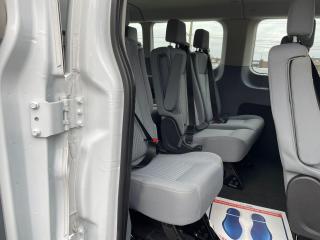 2019 Ford Transit T-350 148" Low Roof XLT  LOW KM 19696KM PASSENGER - Photo #24