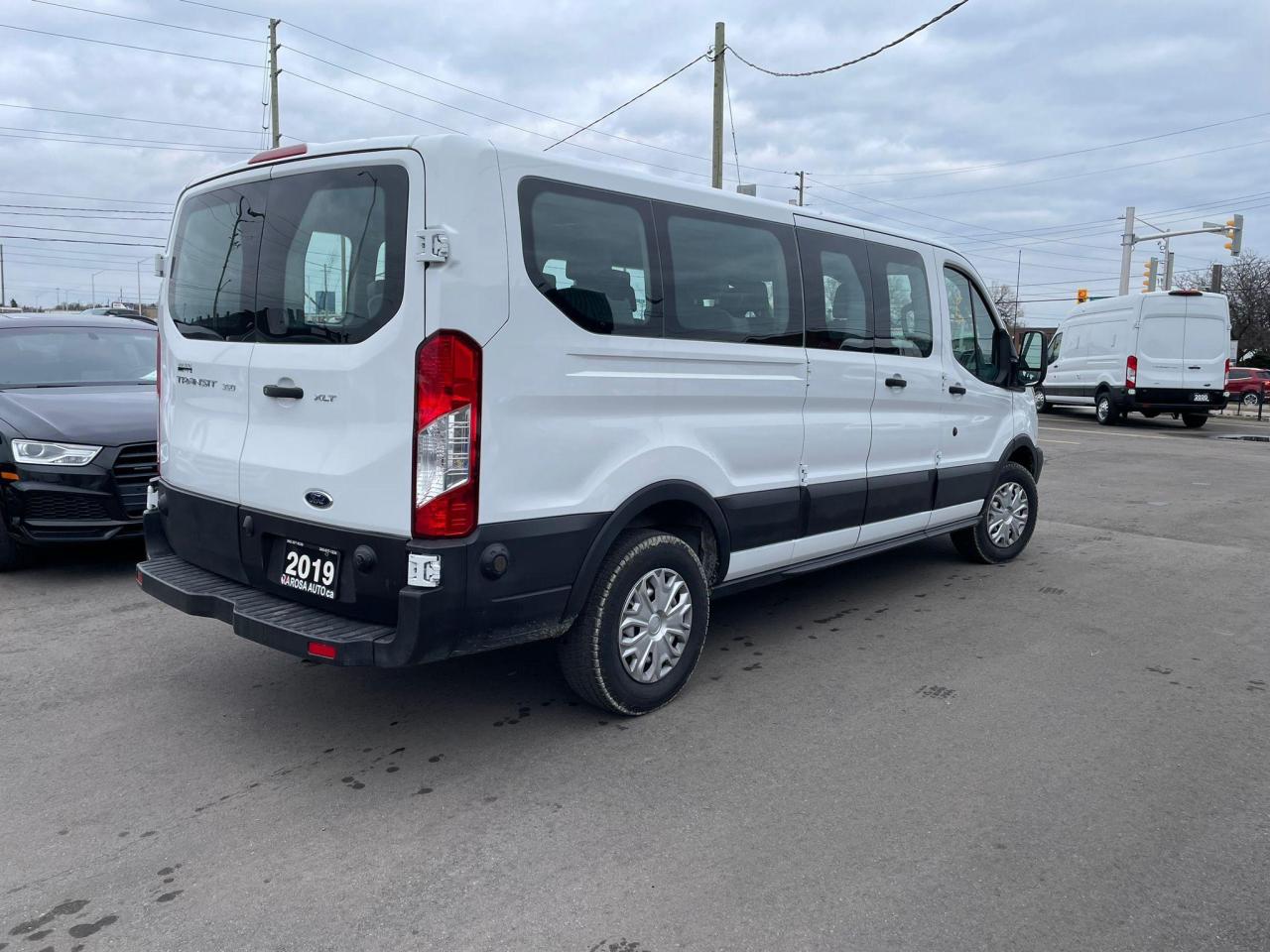 2019 Ford Transit T-350 148" Low Roof XLT  LOW KM 19696KM PASSENGER - Photo #35