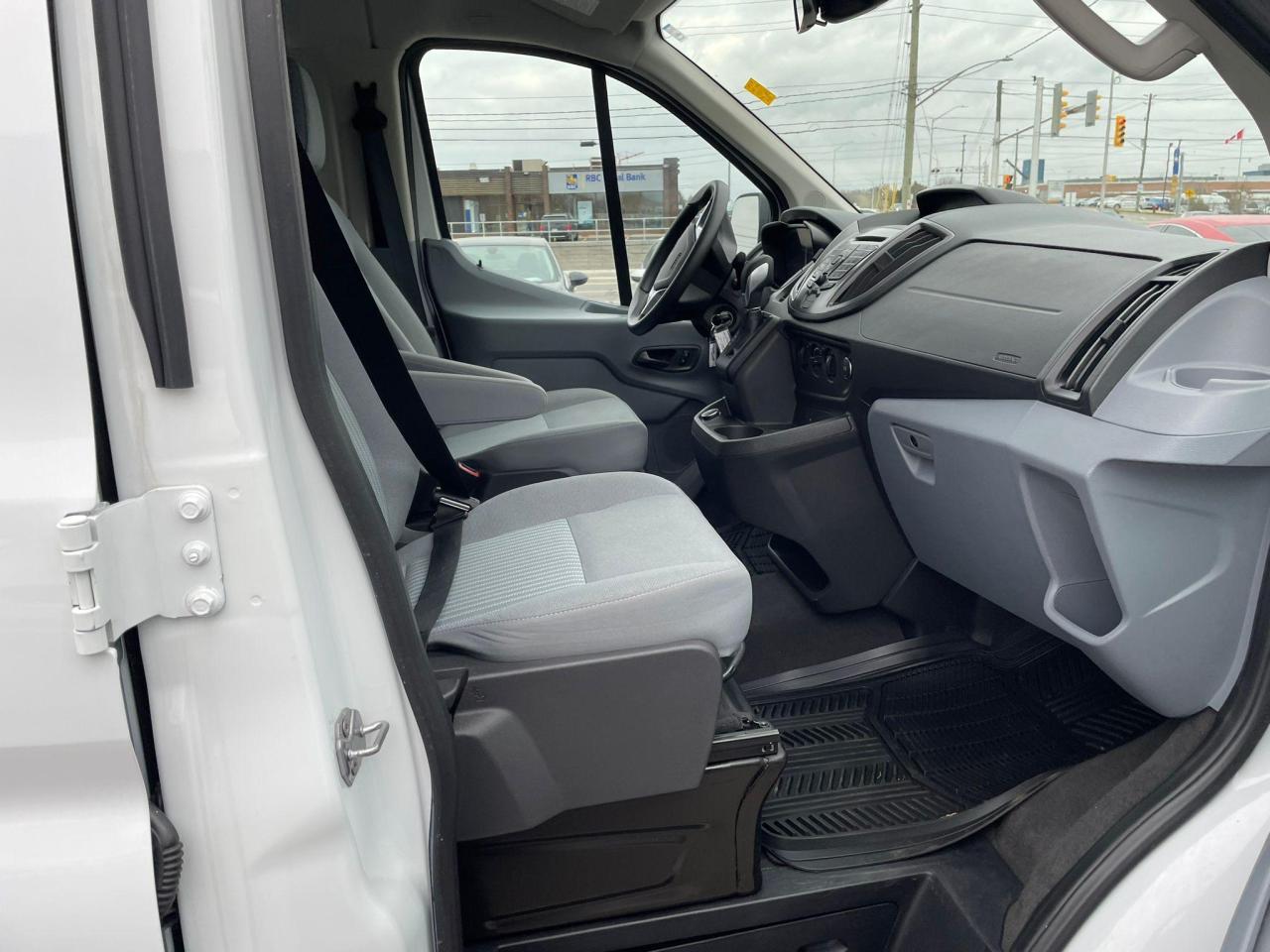 2019 Ford Transit T-350 148" Low Roof XLT  LOW KM 19696KM PASSENGER - Photo #40