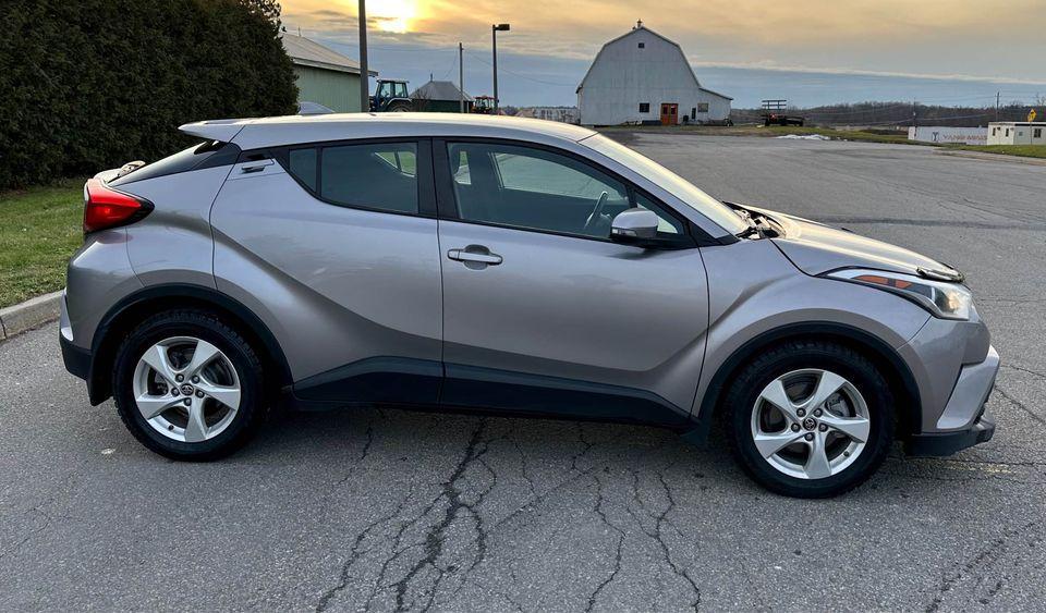 2018 Toyota C-HR XLE - Photo #9