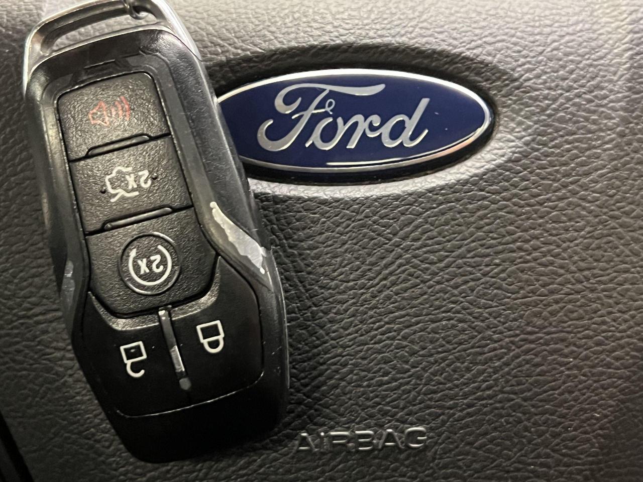 2016 Ford Fusion Titanium AWD+Remote Start+Roof+Camera+CLEAN CARFAX Photo17