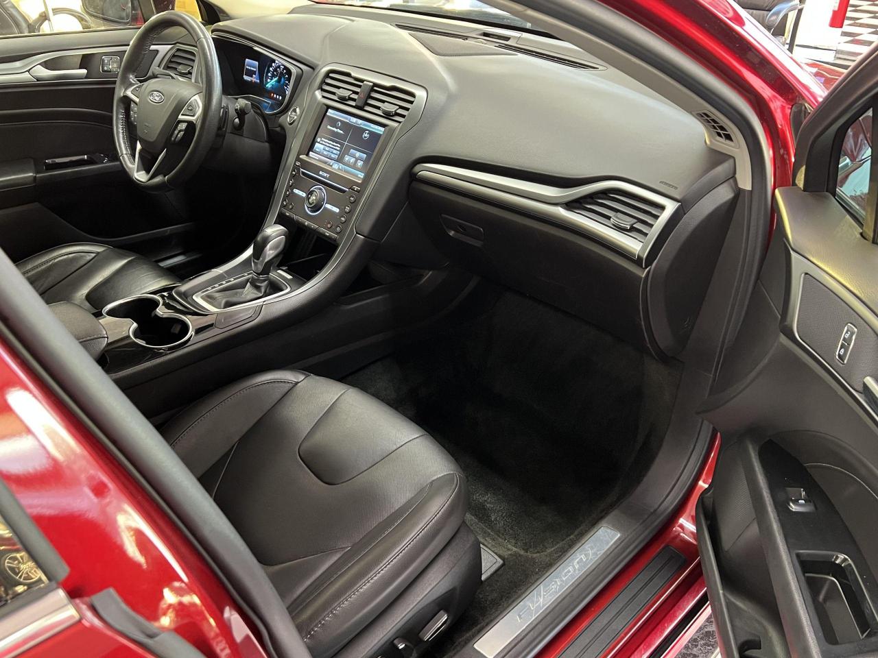 2016 Ford Fusion Titanium AWD+Remote Start+Roof+Camera+CLEAN CARFAX Photo82