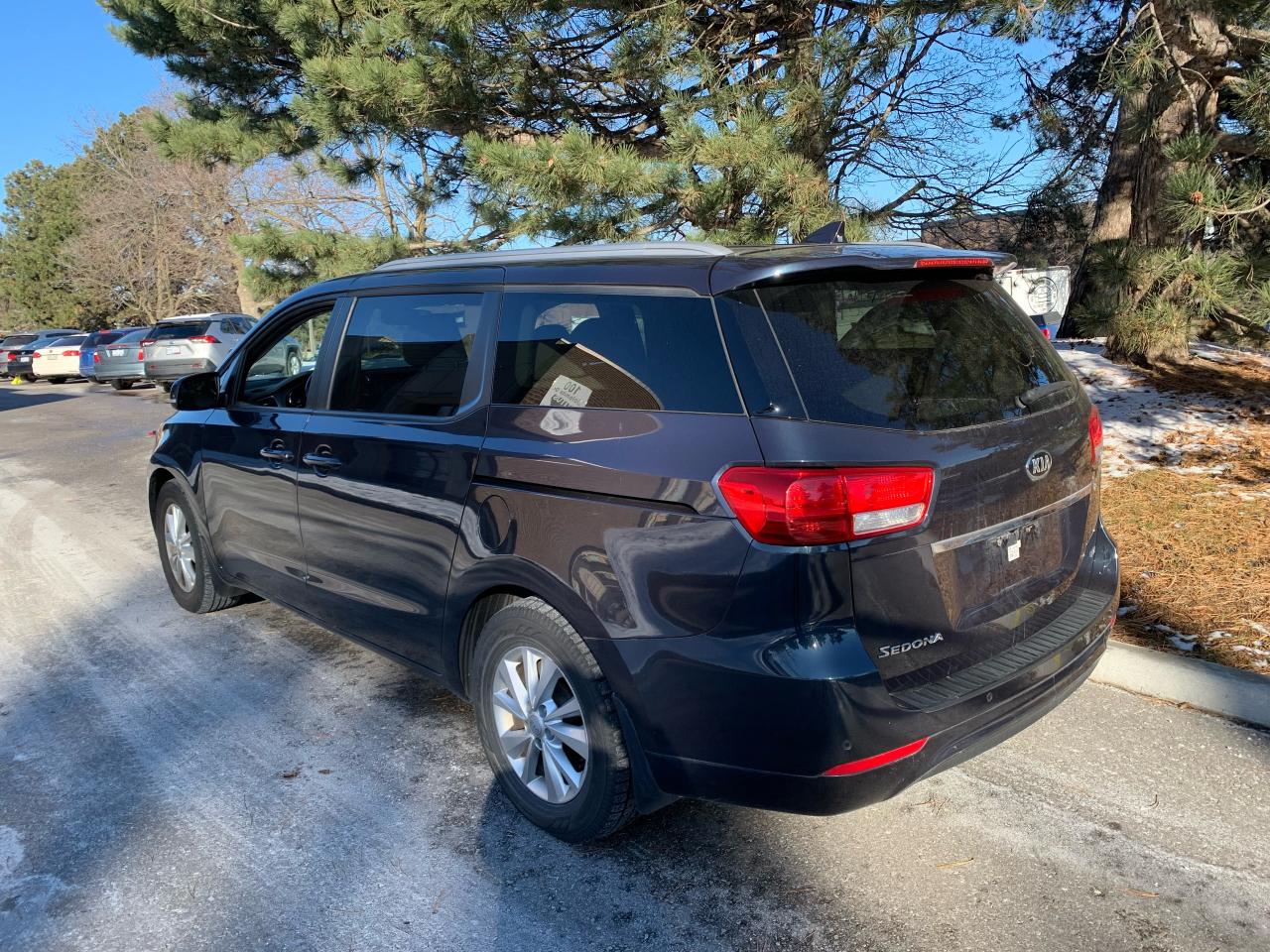 2016 Kia Sedona 5 DOOR  MINI-VAN LX-8 PASSENGER-ONLY $13,990.00!! - Photo #6