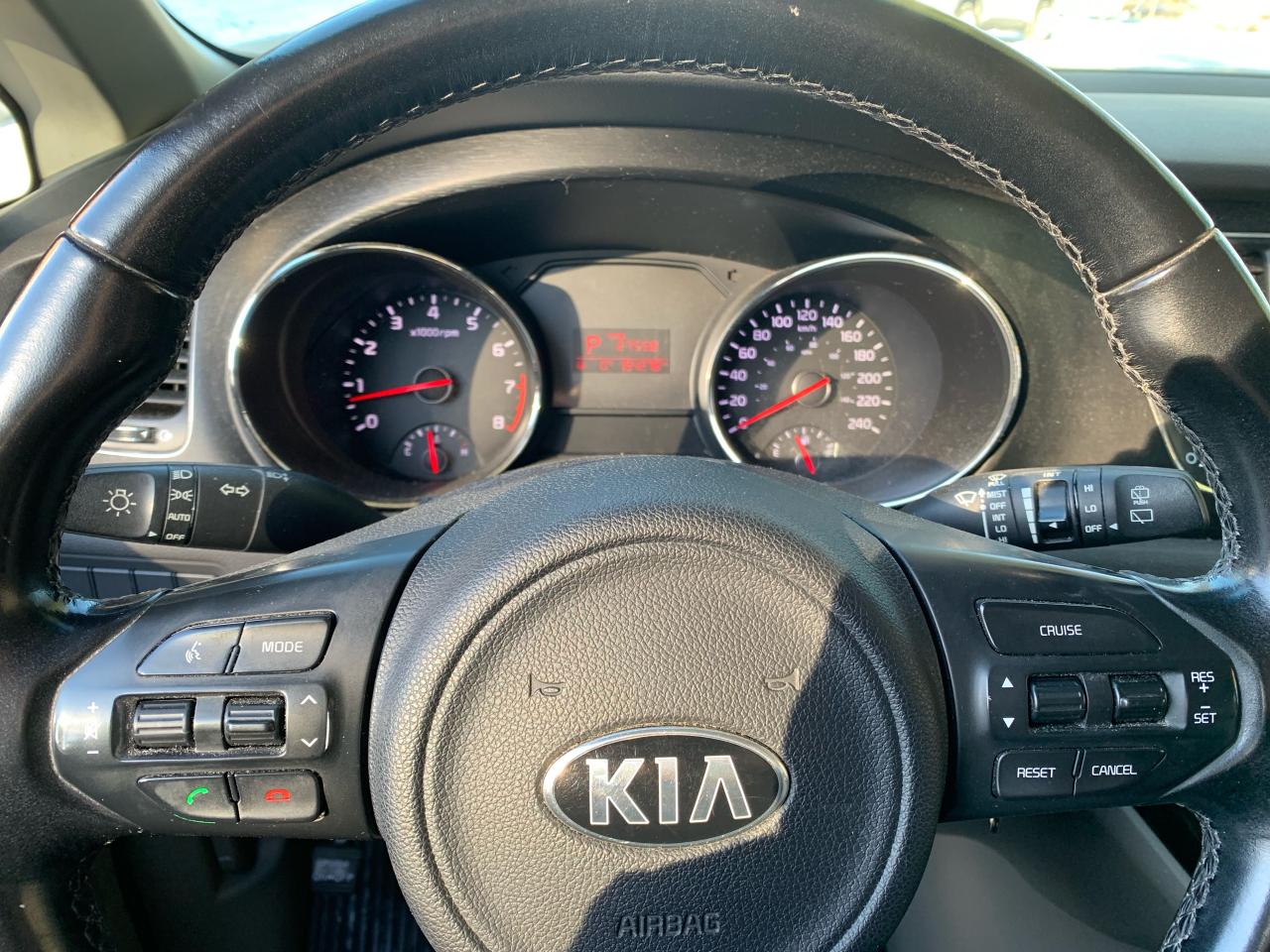 2016 Kia Sedona 5 DOOR  MINI-VAN LX-8 PASSENGER-ONLY $13,990.00!! - Photo #13
