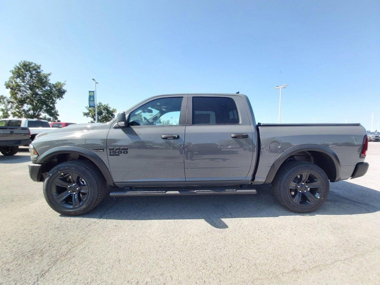 2022 RAM 1500 Classic SLT Photo4