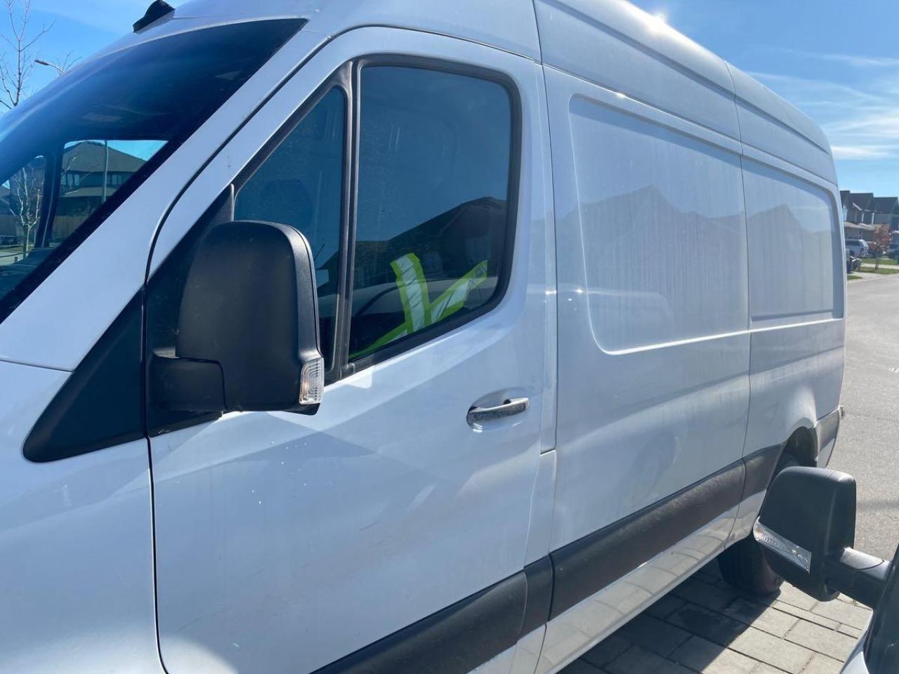 2022 Mercedes-Benz Sprinter 2500 Standard Roof V6 144" Photo2