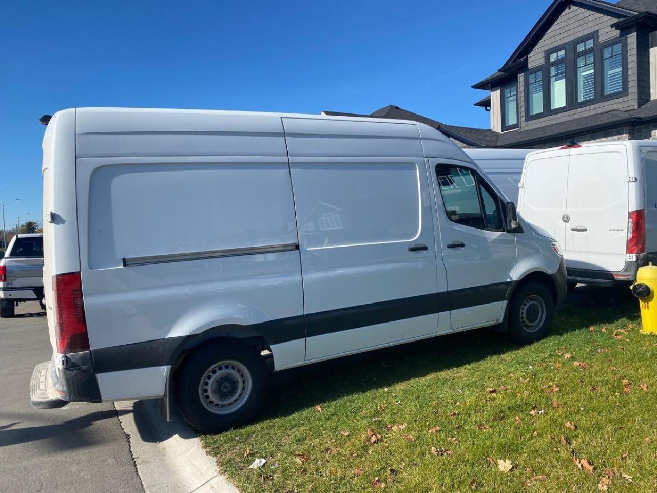 2022 Mercedes-Benz Sprinter 2500 Standard Roof V6 144" Photo4