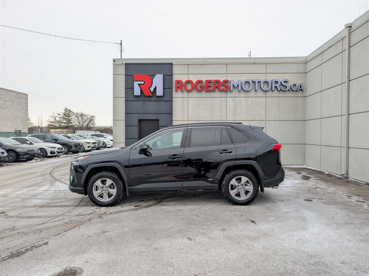 2022 Toyota RAV4 Hybrid XLE AWD - SUNROOF - REVERSE CAM - TECH FEATURES