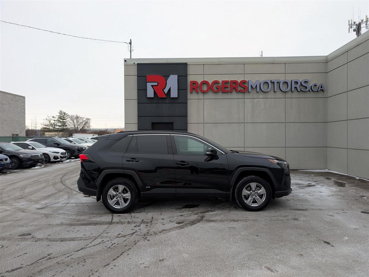 2022 Toyota RAV4 Hybrid XLE AWD - SUNROOF - REVERSE CAM - TECH FEATURES