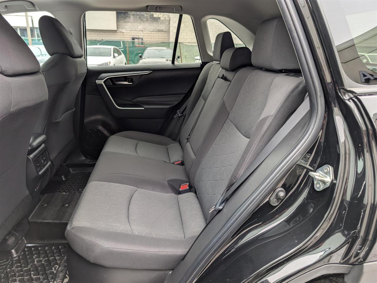 2022 Toyota RAV4 Hybrid XLE AWD - SUNROOF - REVERSE CAM - TECH FEATURES