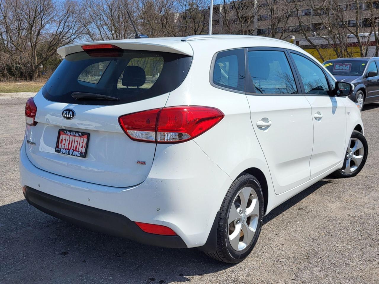 2014 Kia Rondo LX Photo4