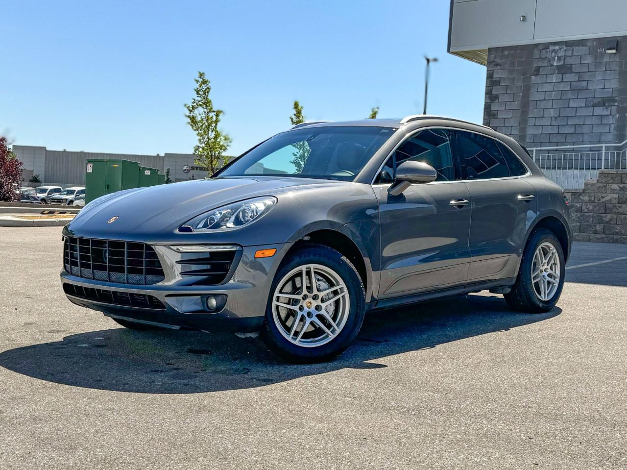 Used 2015 Porsche Macan AWD 4dr S for sale in Calgary, AB