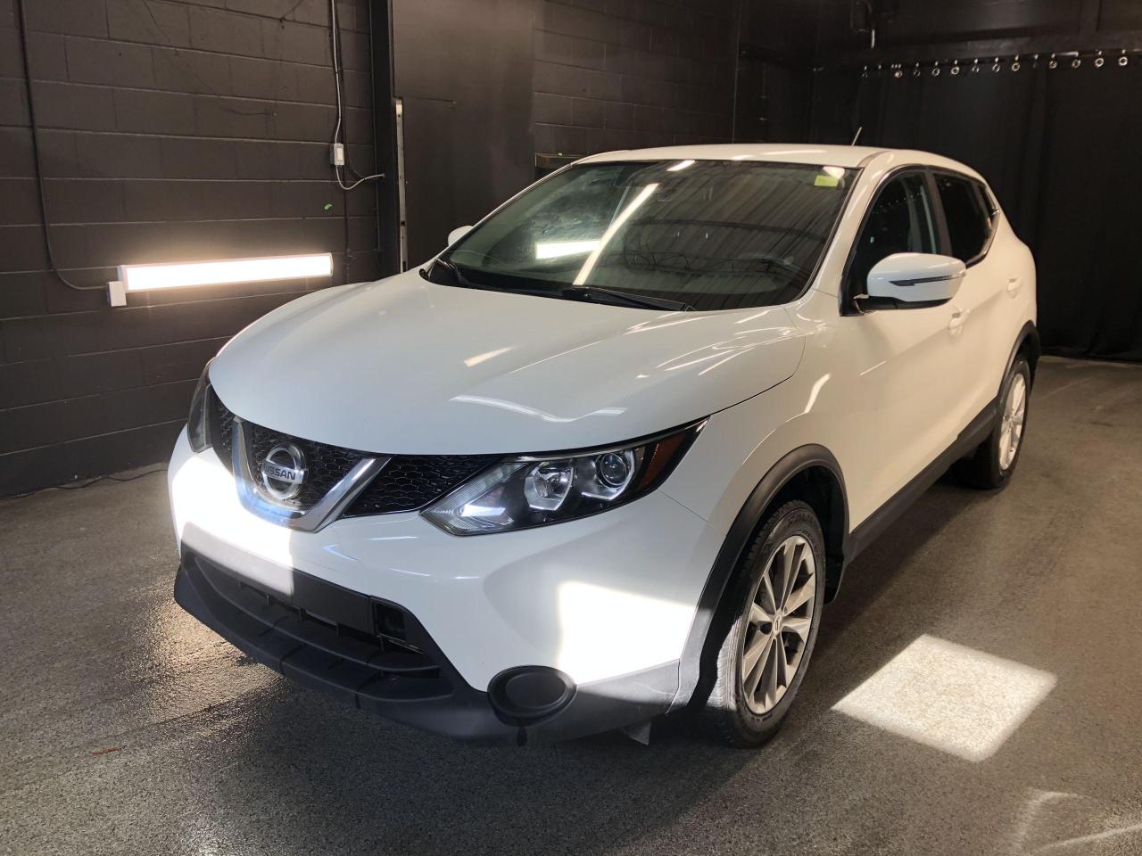 2018 Nissan Qashqai Sport S / Clean CarFax / Heated Seats - Photo #1