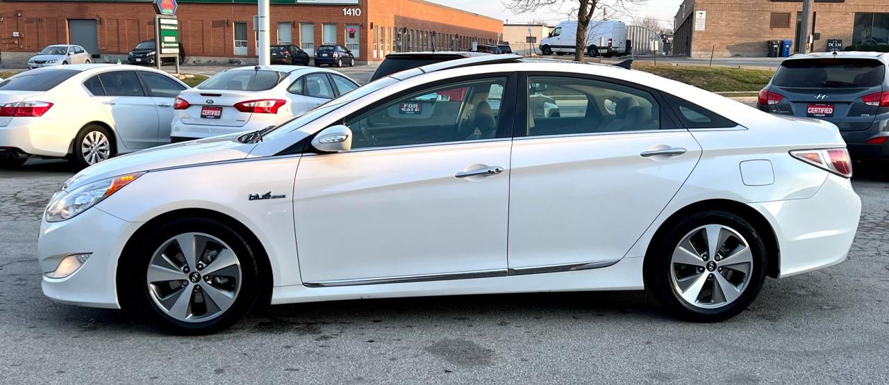 2012 Hyundai Sonata Hybrid Limited - Photo #2