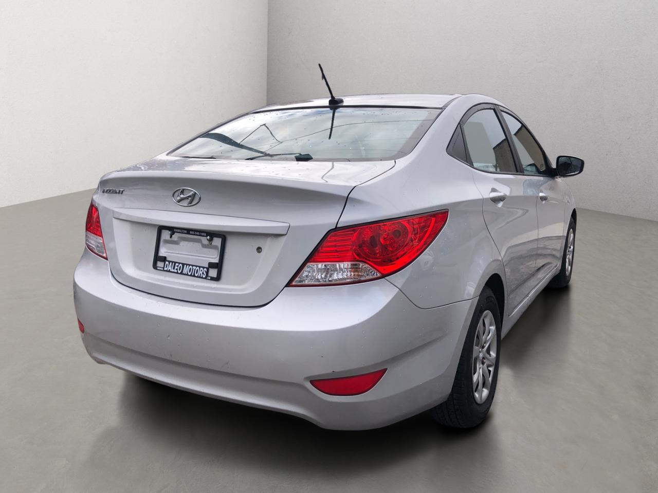 2013 Hyundai Accent 4dr Sdn Auto GL / HEATED SEATS Photo