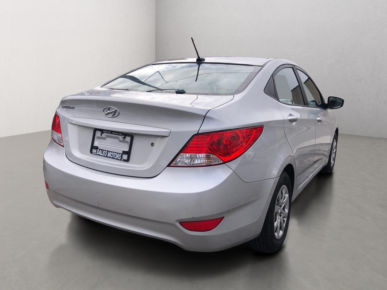 2013 Hyundai Accent 4dr Sdn Auto GL / HEATED SEATS Photo