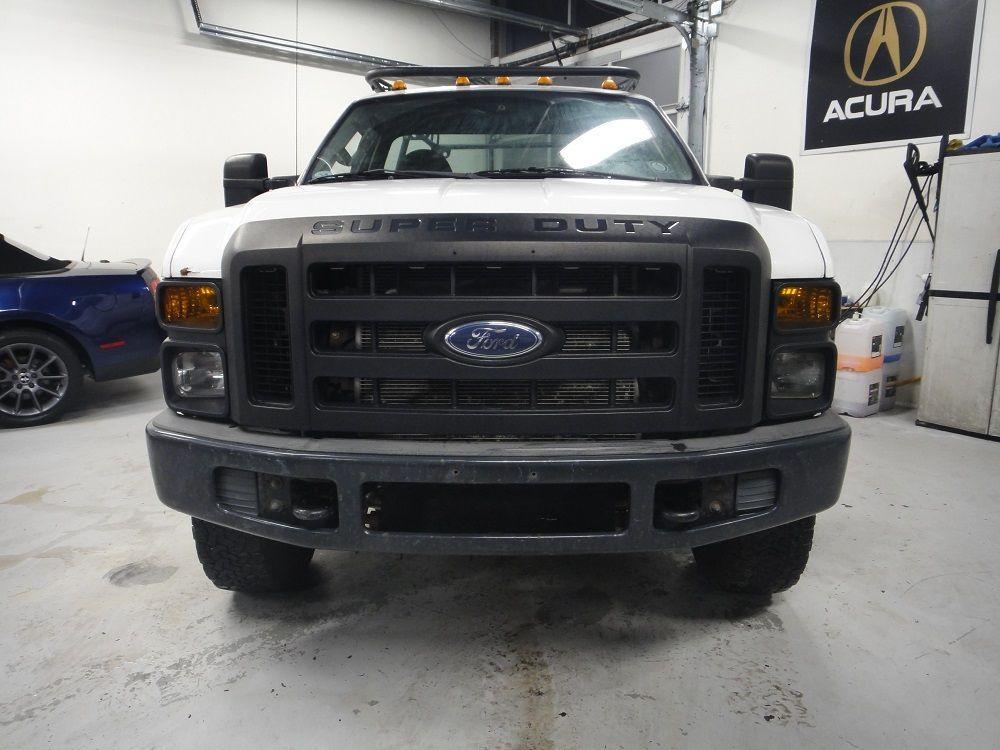 2009 Ford F-350 SUPER DUTY,F 350,4X4,REG CAB - Photo #2