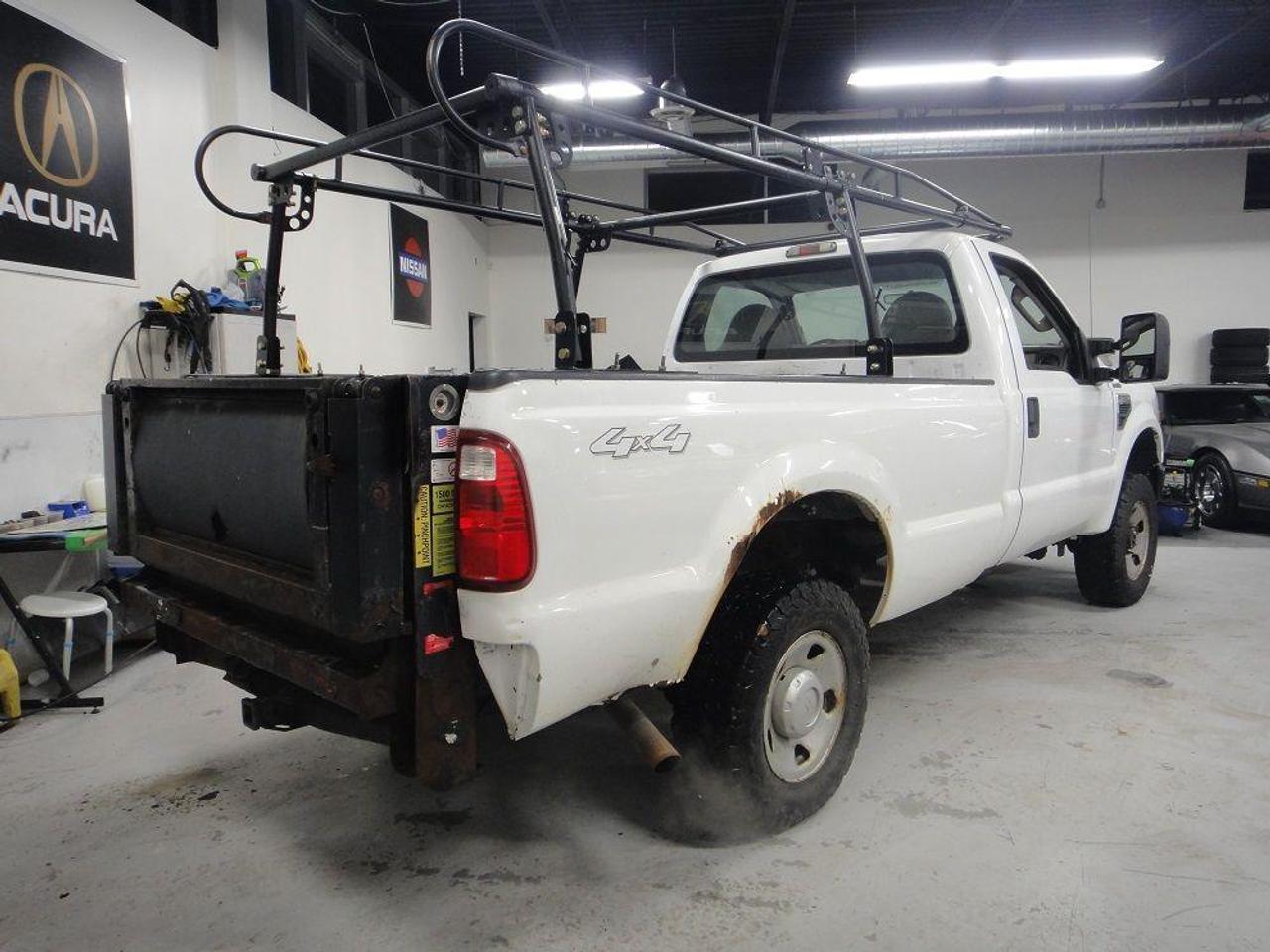 2009 Ford F-350 SUPER DUTY,F 350,4X4,REG CAB Photo