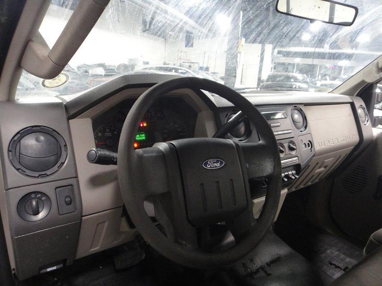 2009 Ford F-350 SUPER DUTY,F 350,4X4,REG CAB Photo