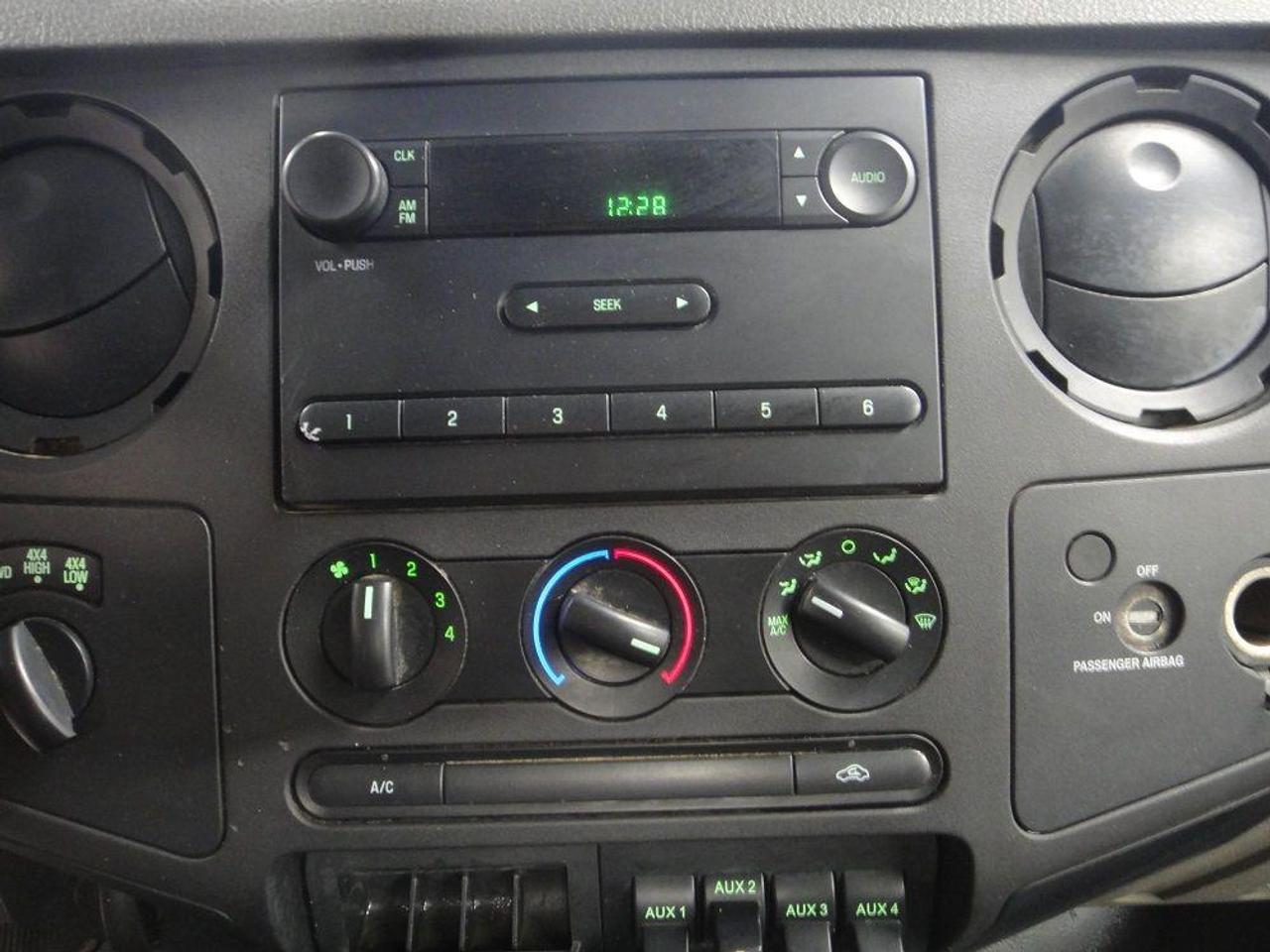 2009 Ford F-350 SUPER DUTY,F 350,4X4,REG CAB Photo