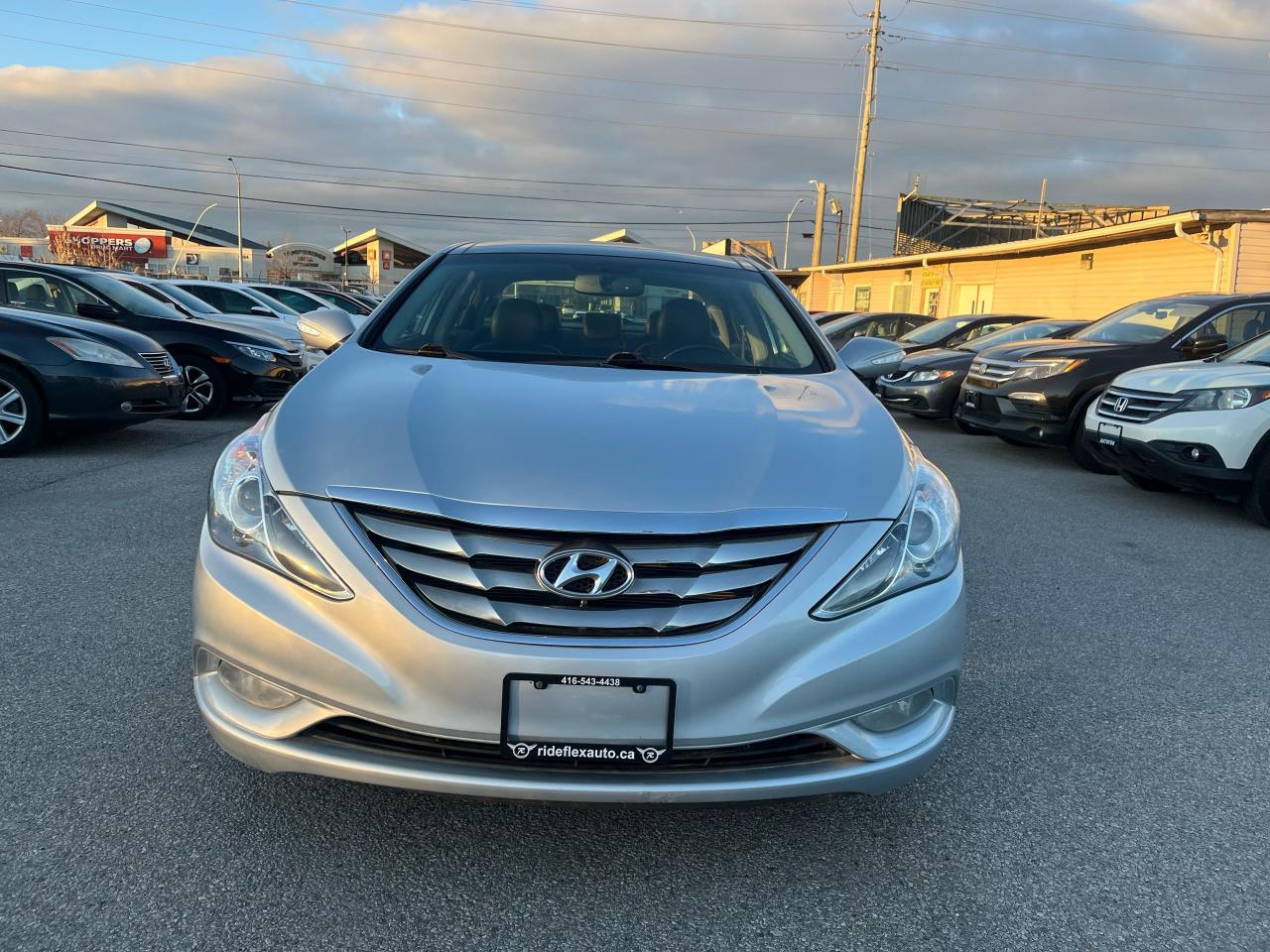 2012 Hyundai Sonata LIMITED - Photo #2