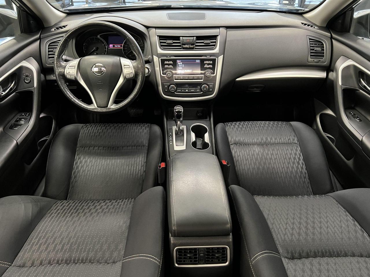 2017 Nissan Altima SV+Camera+Roof+Blind Spot+HeatedSeats+CLEAN CARFAX - Photo #8