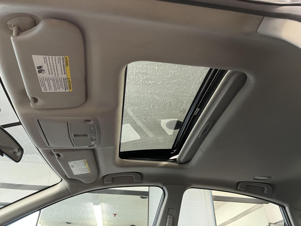 2017 Nissan Altima SV+Camera+Roof+Blind Spot+HeatedSeats+CLEAN CARFAX Photo13
