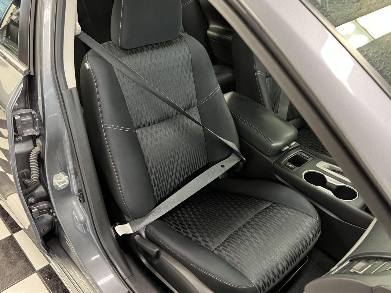 2017 Nissan Altima SV+Camera+Roof+Blind Spot+HeatedSeats+CLEAN CARFAX Photo26