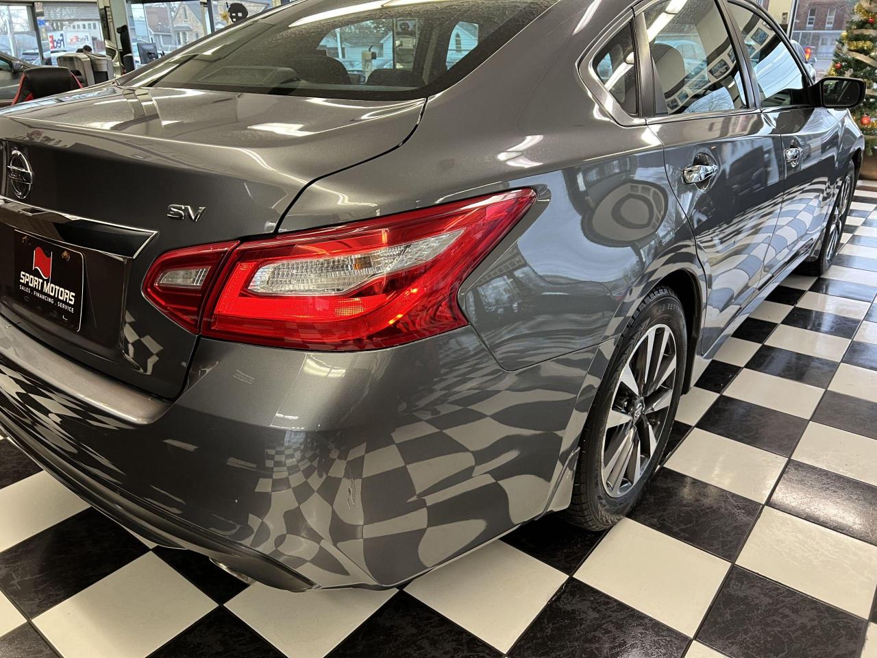 2017 Nissan Altima SV+Camera+Roof+Blind Spot+HeatedSeats+CLEAN CARFAX Photo39