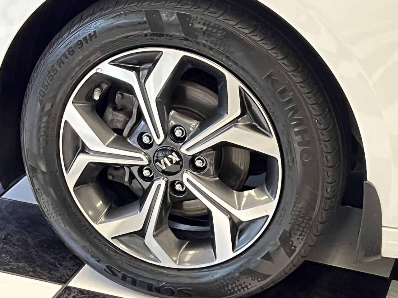 2019 Kia Forte EX+Alloys+LaneKeep+BlindSpot+ApplePlay+CleanCarfax Photo46