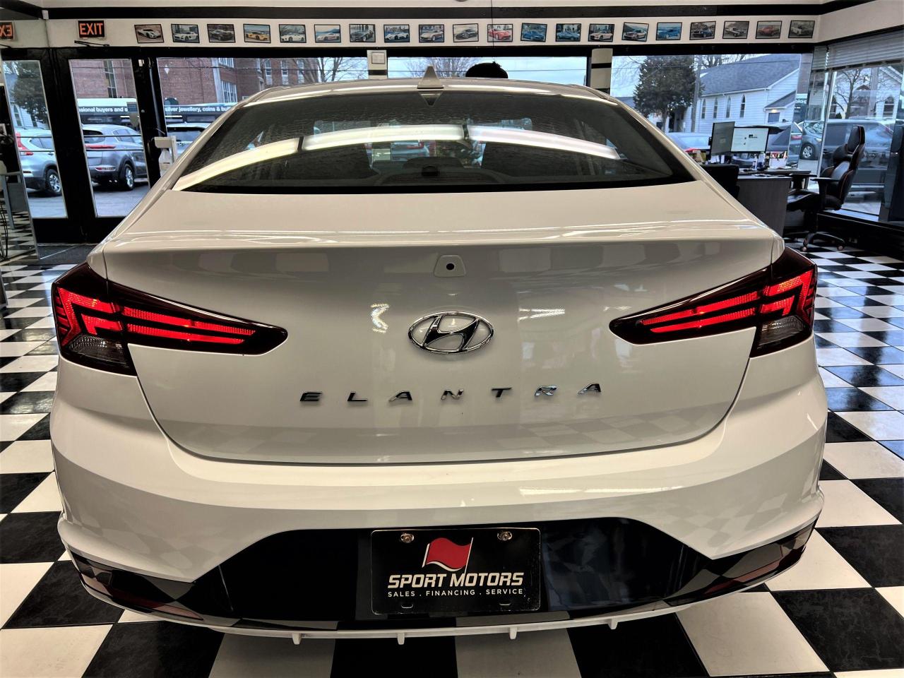 2020 Hyundai Elantra Preferred+ApplePlay+Blind Spot+CLEAN CARFAX Photo3