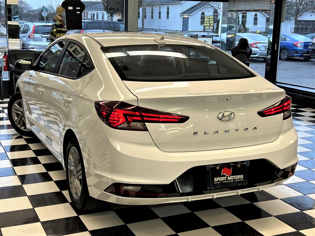 2020 Hyundai Elantra Preferred+ApplePlay+Blind Spot+CLEAN CARFAX Photo12