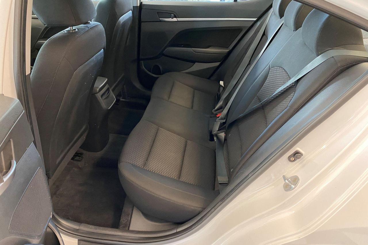 2020 Hyundai Elantra Preferred+ApplePlay+Blind Spot+CLEAN CARFAX - Photo #22
