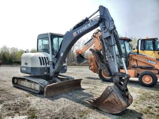 Enclosed Cab, Swing Boom, 6 ft Stick, Auxiliary Hydraulic Plumbing, Backfill Blade, 15.5 in Rubber Tracks, Manual Quick Coupler, 30 in Digging Bucket, Hydraulic Thumb