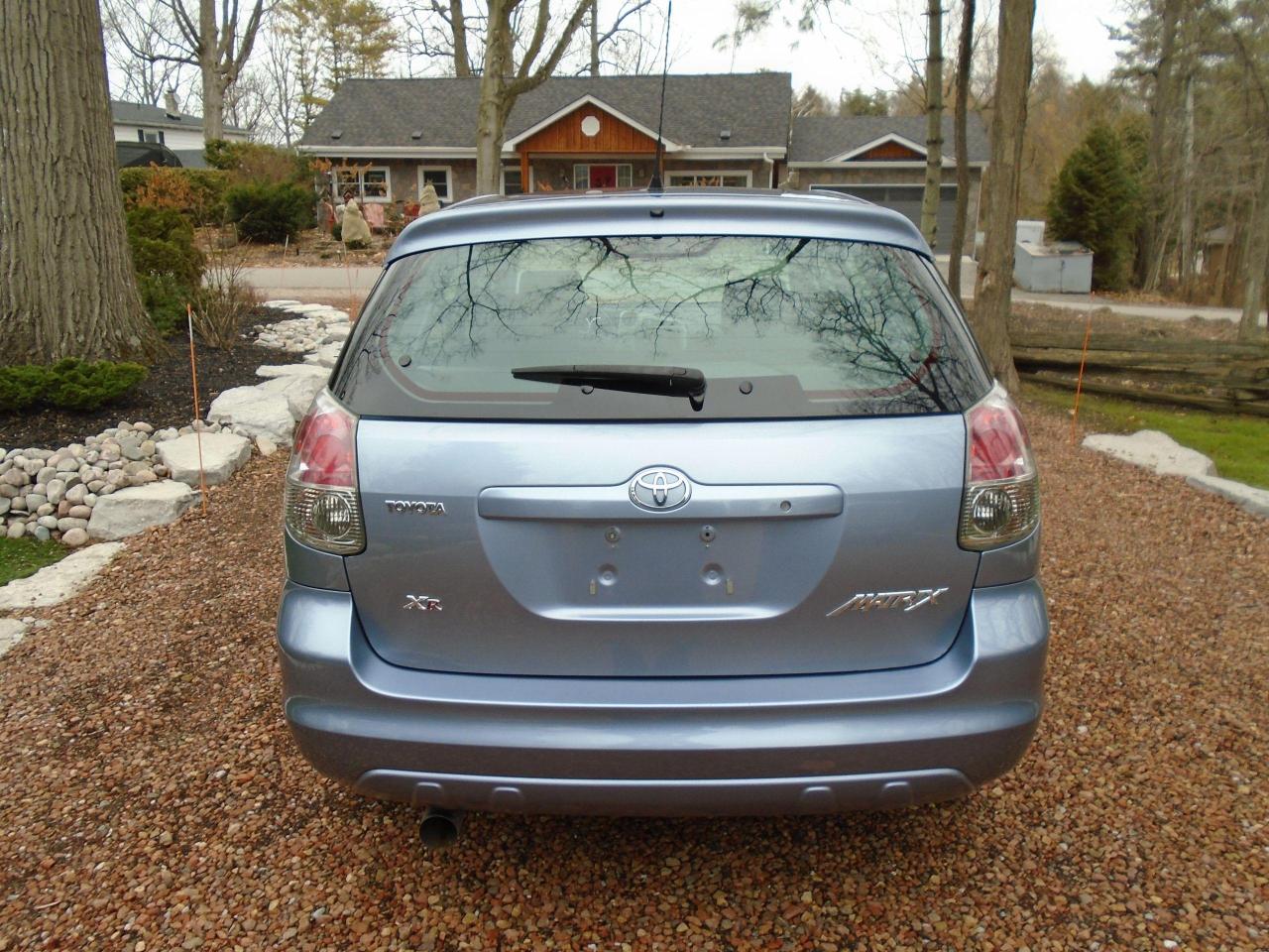 2007 Toyota Matrix 5dr Wgn Auto XR   Available in Sutton - Photo #4