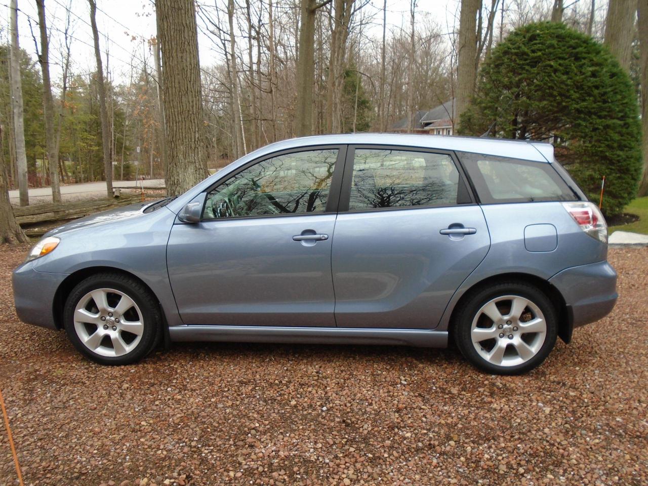 2007 Toyota Matrix 5dr Wgn Auto XR   Available in Sutton - Photo #3