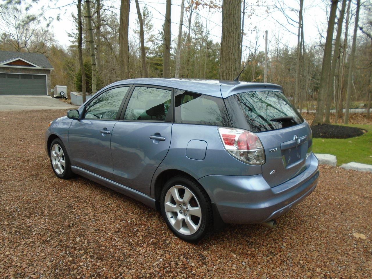 2007 Toyota Matrix 5dr Wgn Auto XR   Available in Sutton - Photo #2