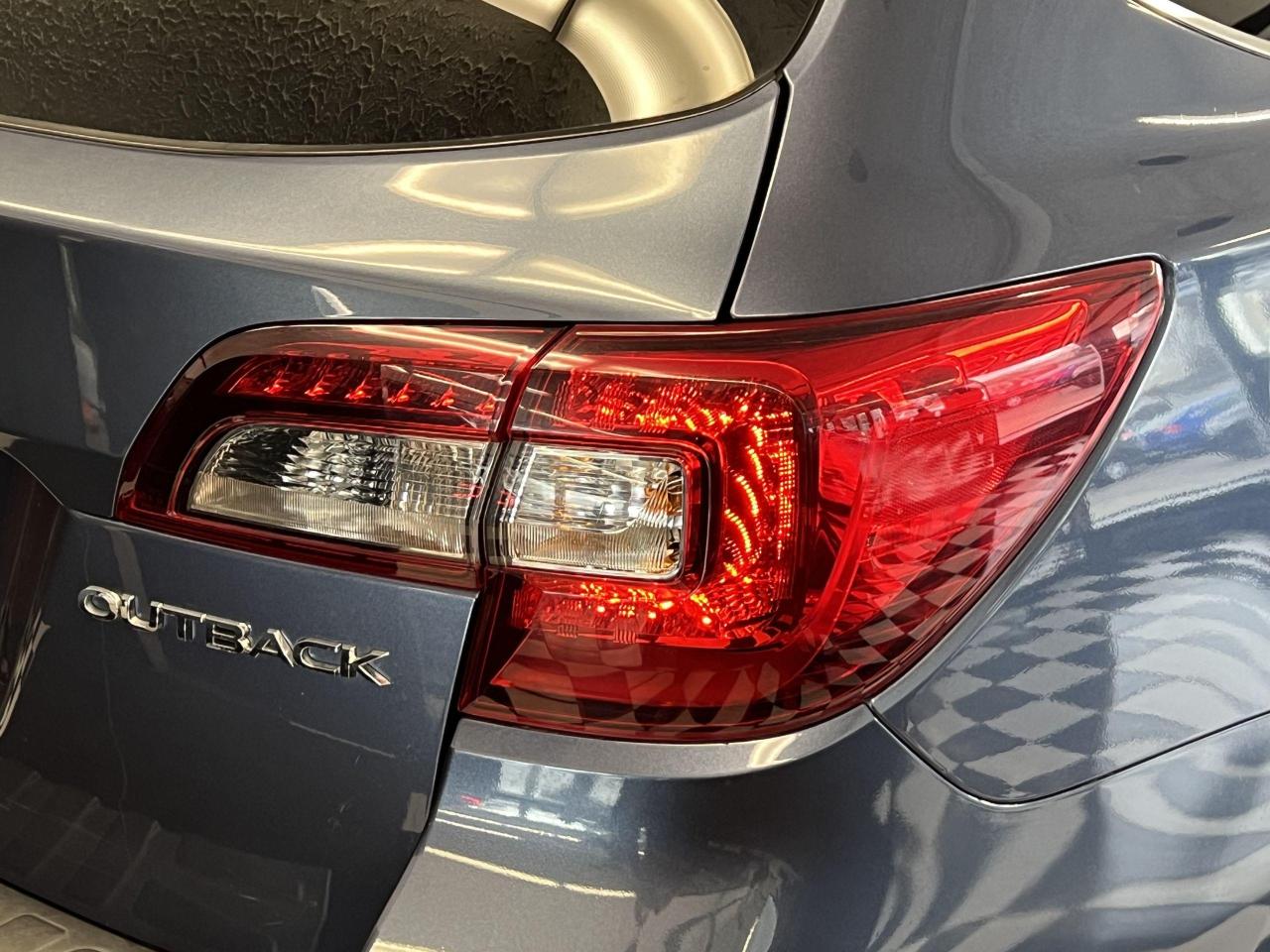 2015 Subaru Outback 2.5I Limited W/TECH PKG AWD+GPS+Roof+CLEAN CARFAX Photo122