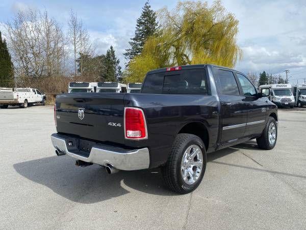 2017 RAM 1500 4WD Crew Cab 140.5" Laramie - Photo #8