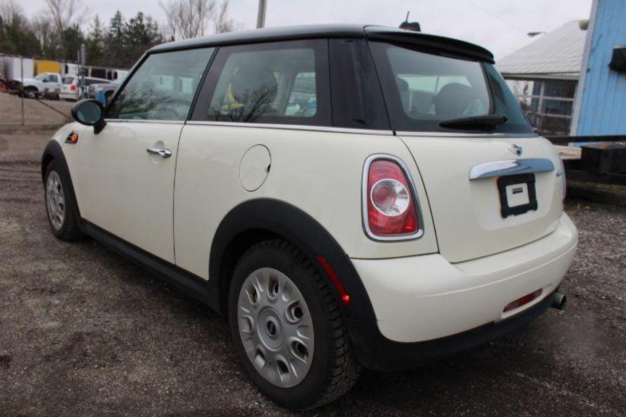 2013 MINI Cooper  Photo3