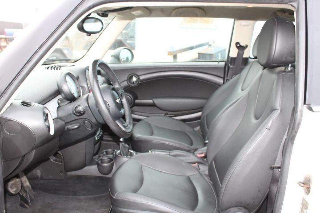 2013 MINI Cooper  Photo4