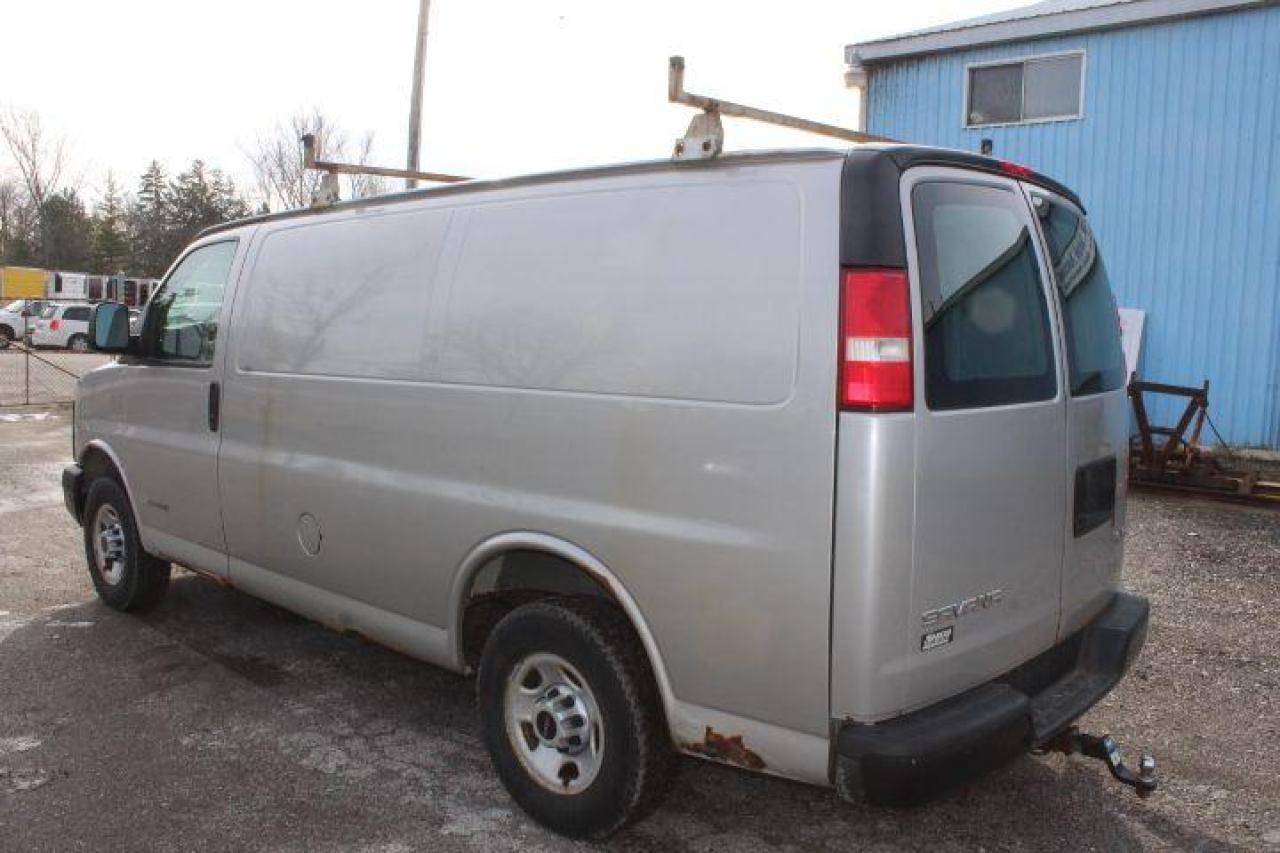 2005 GMC Savana  Photo3