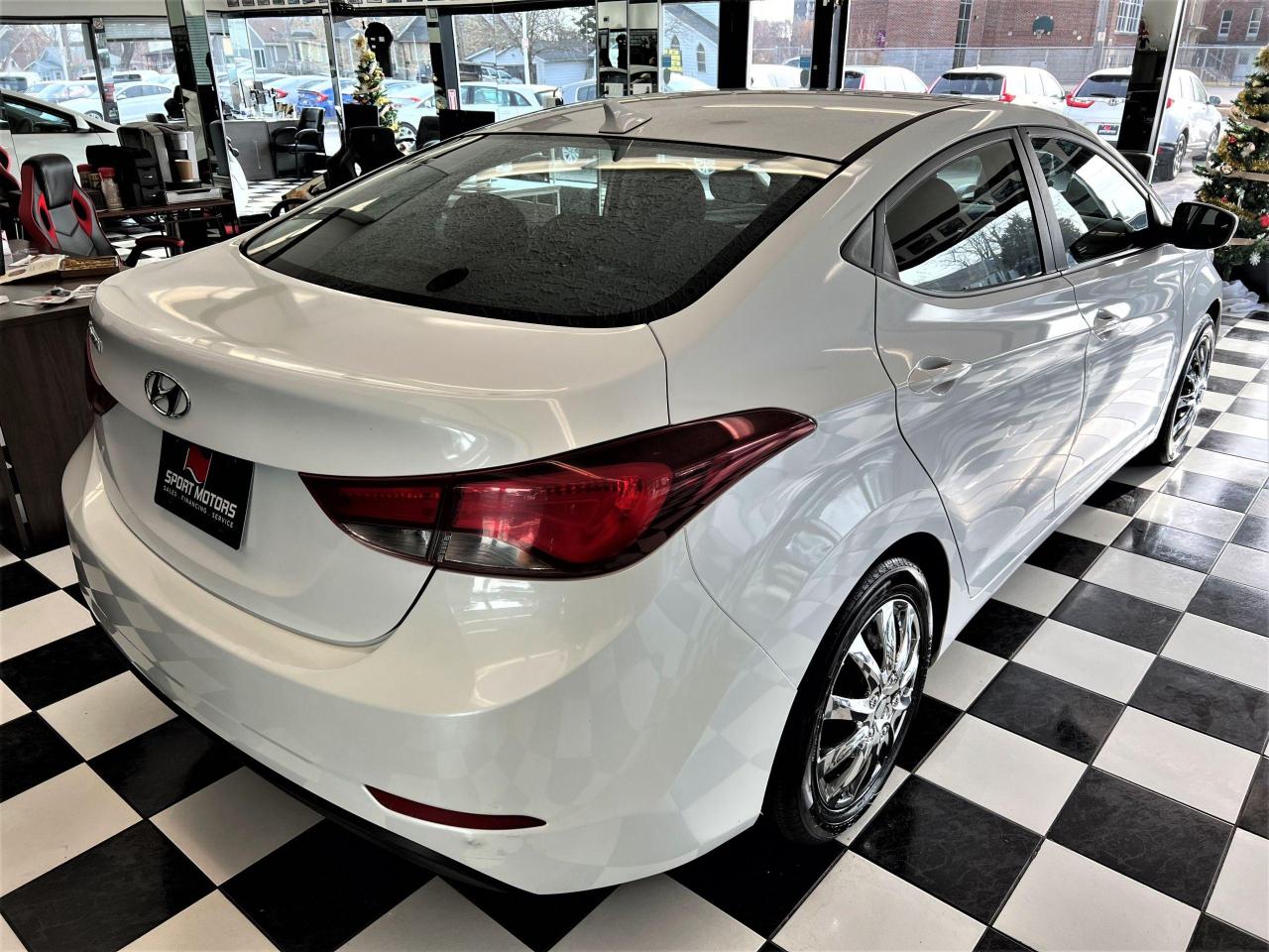 2015 Hyundai Elantra GL+New Tires+Heated Seats+Bluetooth+CLEAN CARFAX Photo4
