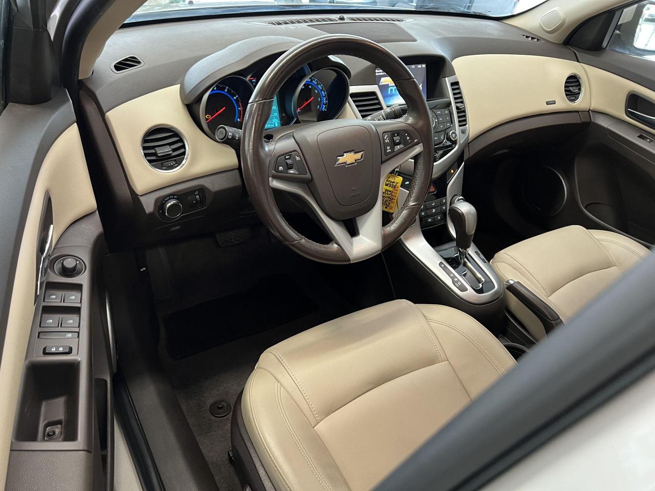 2015 Chevrolet Cruze 2LT+Leather+Roof+Remote Start+Camera+CLEAN CARFAX - Photo #19