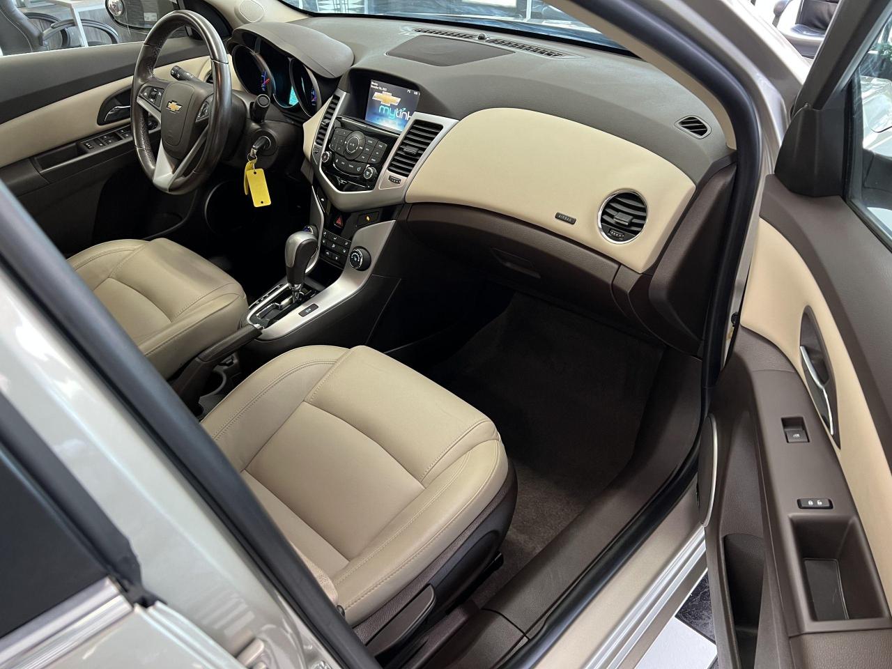 2015 Chevrolet Cruze 2LT+Leather+Roof+Remote Start+Camera+CLEAN CARFAX - Photo #22